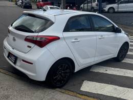 HYUNDAI - HB20 - 2016/2016 - Branca - R$ 46.900,00