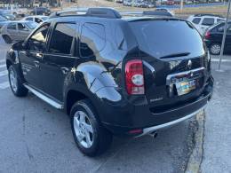 RENAULT - DUSTER - 2011/2012 - Preta - R$ 44.900,00