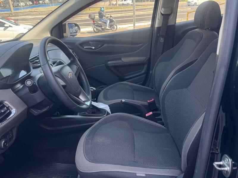 CHEVROLET - PRISMA - 2014/2014 - Preta - R$ 51.900,00