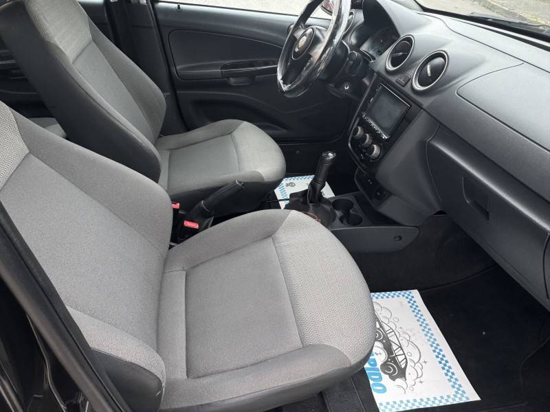 VOLKSWAGEN - VOYAGE - 2010/2010 - Preta - R$ 35.900,00