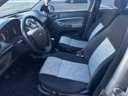 FORD - FIESTA - 2010/2010 - Dourada - R$ 32.900,00