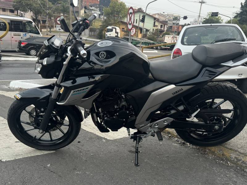 YAMAHA - FAZER - 2020/2020 - Preta - R$ 18.900,00