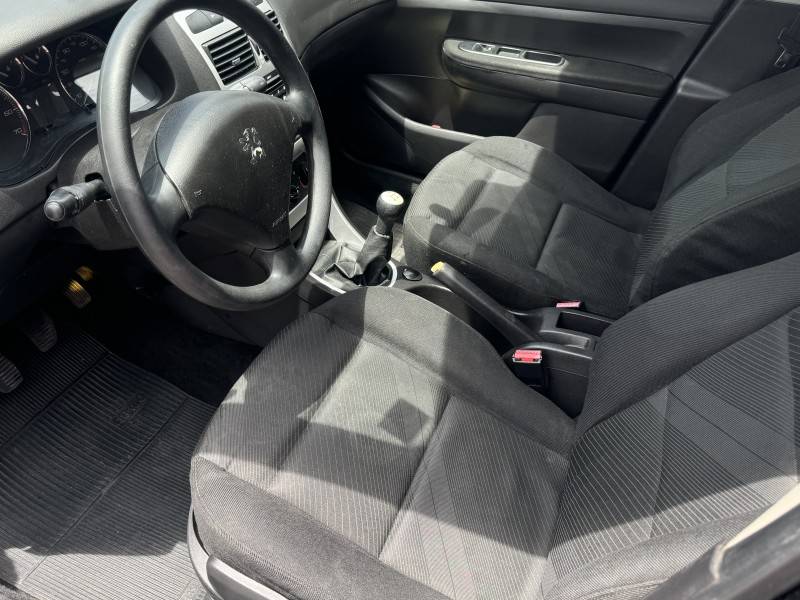 PEUGEOT - 307 - 2010/2010 - Preta - R$ 24.900,00