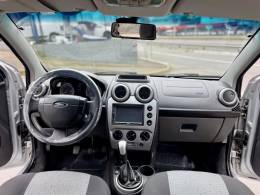 FORD - FIESTA - 2013/2014 - Prata - R$ 37.900,00