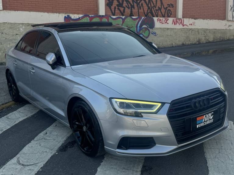 AUDI - A3 - 2019/2019 - Prata - R$ 154.900,00