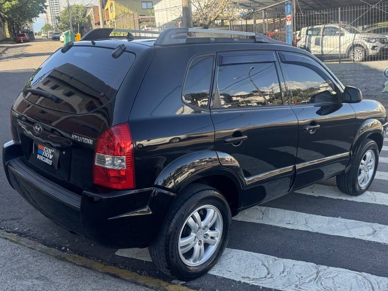 HYUNDAI - TUCSON - 2007/2007 - Prata - R$ 38.900,00