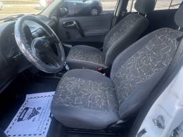 CHEVROLET - CORSA - 2002/2002 - Branca - R$ 18.900,00