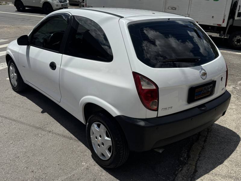 CHEVROLET - CELTA - 2006/2007 - Branca - R$ 18.800,00
