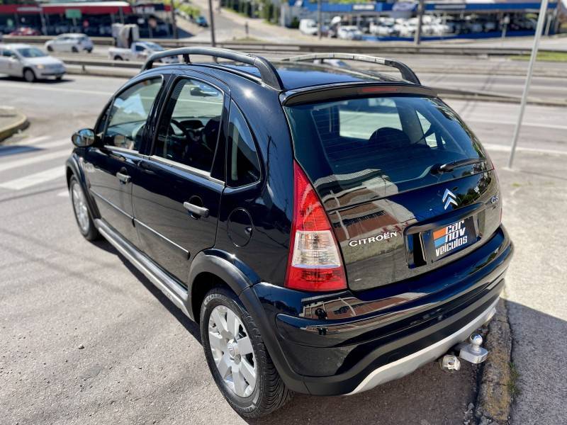 CITROËN - C3 - 2010/2011 - Preta - R$ 25.900,00