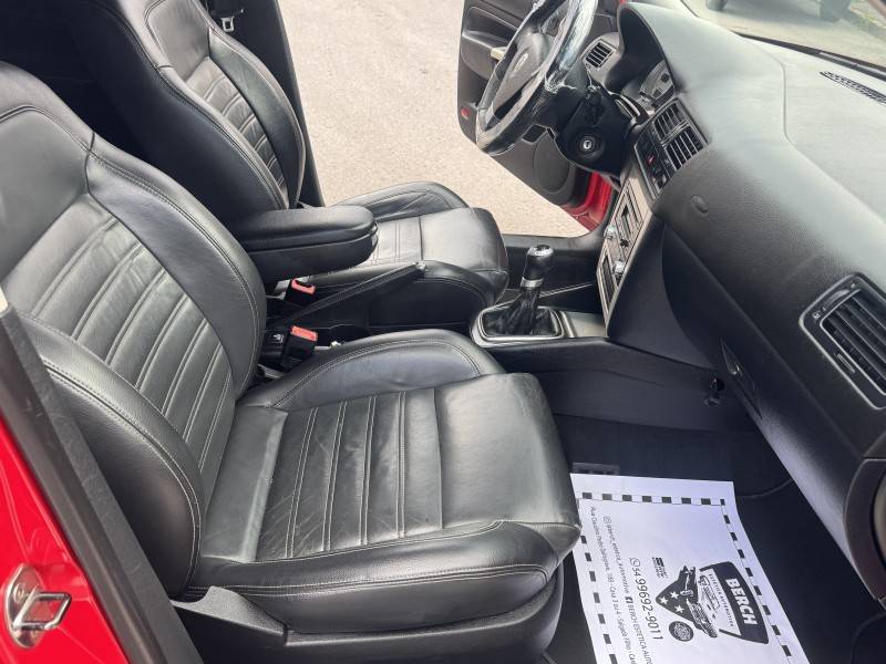 VOLKSWAGEN - GOLF - 2013/2013 - Vermelha - R$ 61.800,00