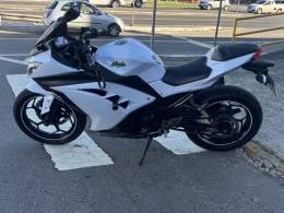 KAWASAKI - NINJA 300 - 2014/2015 - Branca - R$ 23.900,00