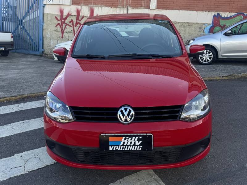 VOLKSWAGEN - FOX - 2013/2013 - Vermelha - R$ 35.900,00