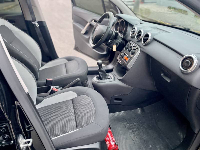 CITROËN - C3 - 2015/2016 - Preta - R$ 44.900,00