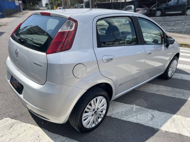 FIAT - PUNTO - 2011/2012 - Prata - R$ 36.900,00