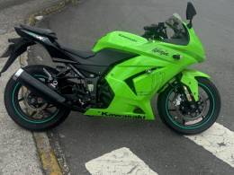 KAWASAKI - NINJA 250R - 2010/2010 - Verde - R$ 16.900,00