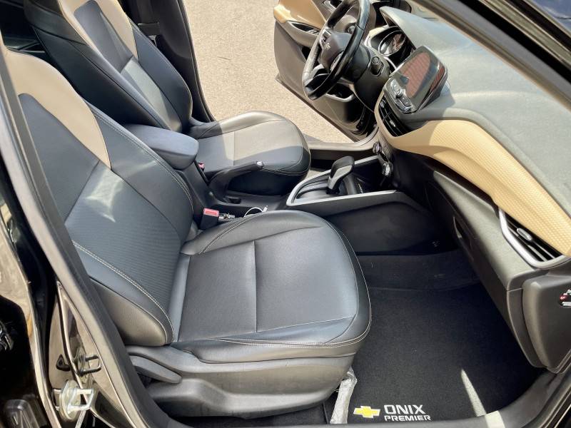 CHEVROLET - ONIX - 2020/2020 - Preta - R$ 75.900,00