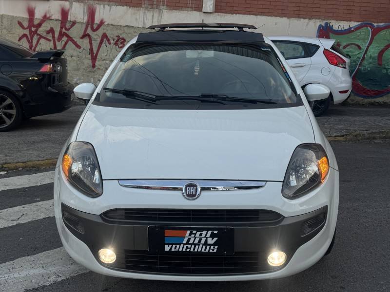 FIAT - PUNTO - 2013/2013 - Branca - R$ 47.900,00