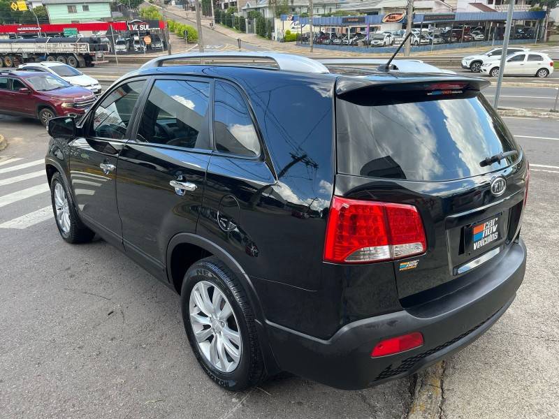 KIA MOTORS - SORENTO - 2011/2011 - Preta - R$ 52.900,00
