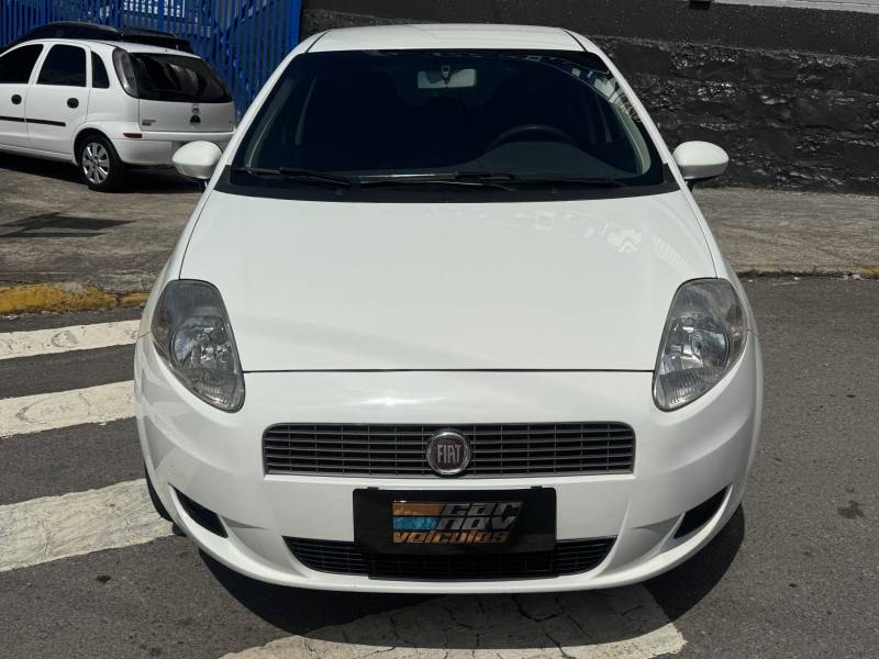 FIAT - PUNTO - 2012/2012 - Branca - R$ 35.900,00