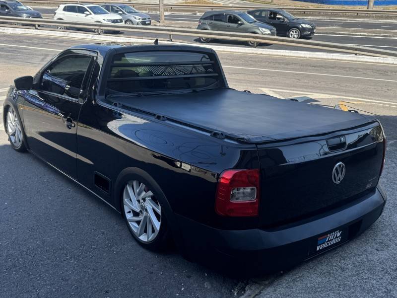 VOLKSWAGEN - SAVEIRO - 2013/2013 - Preta - R$ 42.900,00