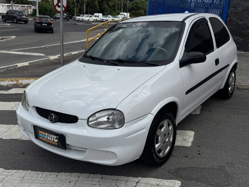 CHEVROLET - CORSA - 2001/2001 - Branca - R$ 14.900,00