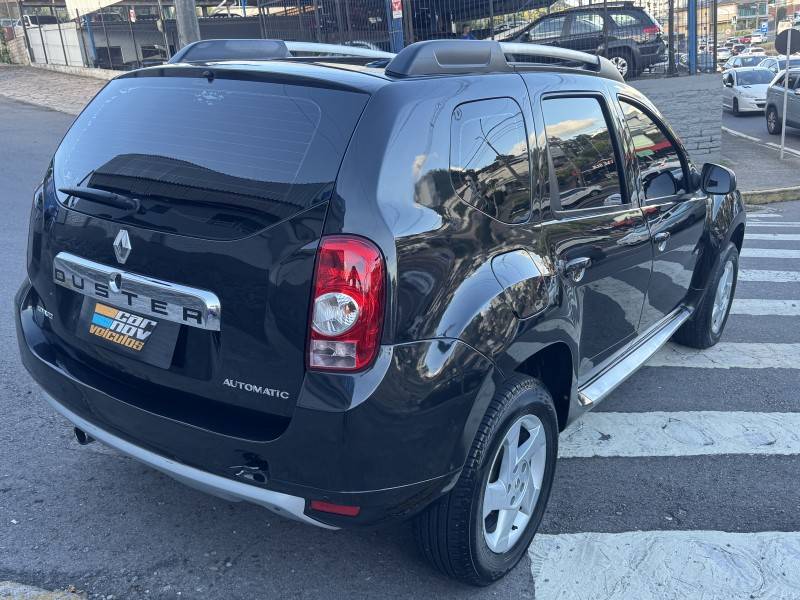 RENAULT - DUSTER - 2011/2012 - Preta - R$ 44.900,00