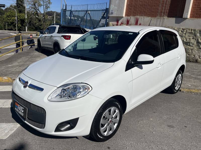FIAT - PALIO - 2017/2017 - Branca - R$ 45.900,00