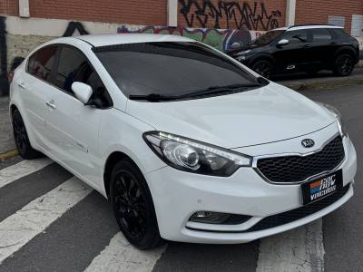 KIA MOTORS - CERATO - 2014/2014 - Branca - R$ 67.800,00