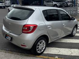 RENAULT - SANDERO - 2015/2015 - Prata - R$ 42.900,00