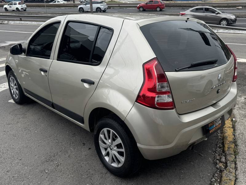 RENAULT - SANDERO - 2012/2012 - Outra - R$ 29.900,00