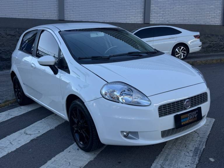 FIAT - PUNTO - 2012/2012 - Branca - R$ 36.900,00