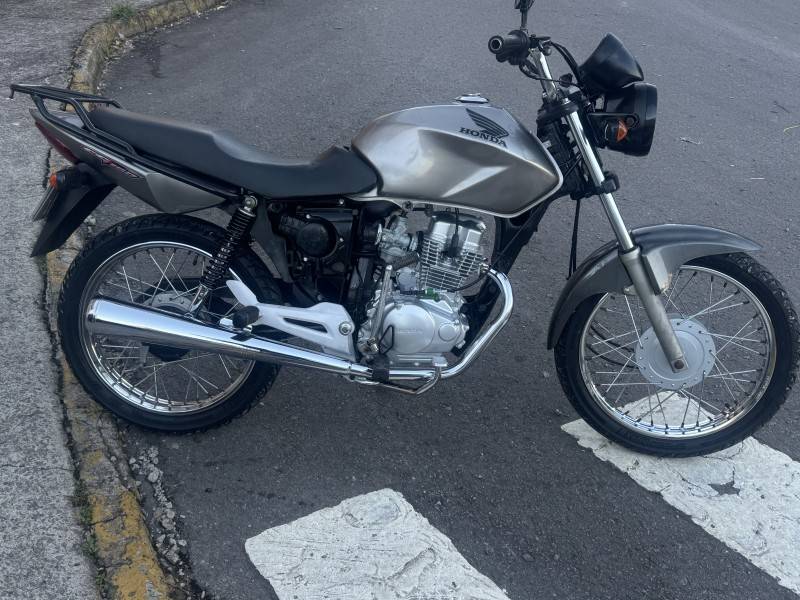 HONDA - CG 150 - 2008/2008 - Cinza - R$ 8.400,00