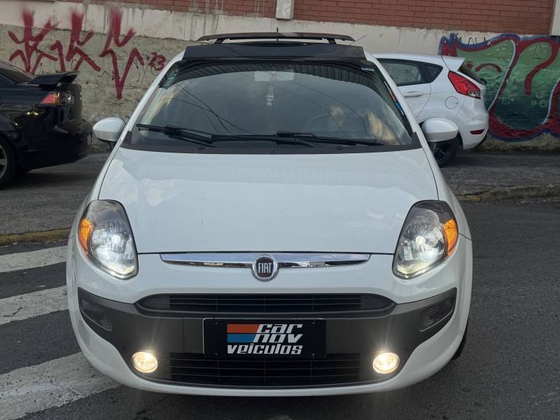 FIAT - PUNTO - 2013/2013 - Branca - R$ 47.900,00