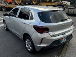 CHEVROLET - ONIX - 2021/2021 - Prata - R$ 61.800,00