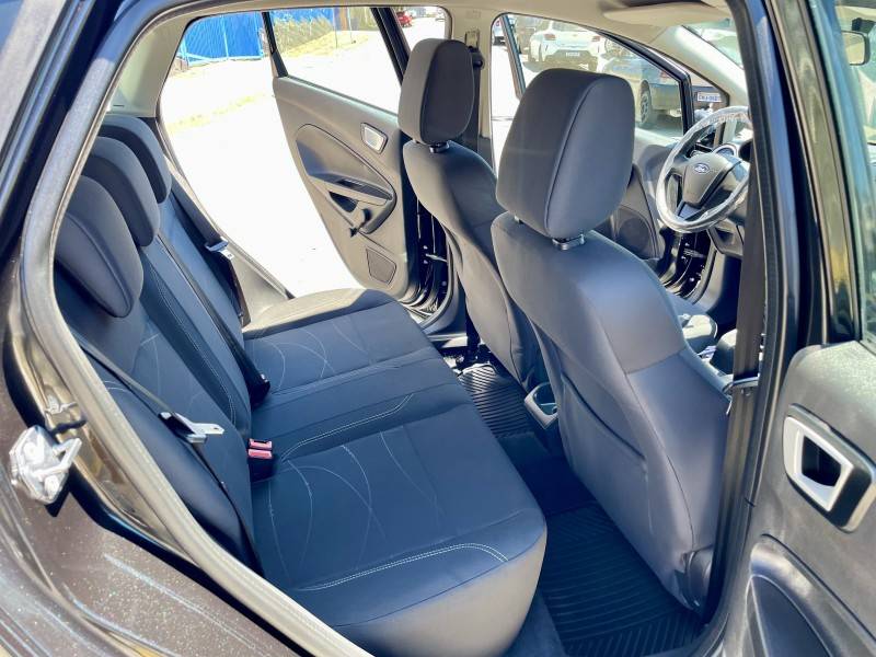 FORD - FIESTA - 2016/2017 - Cinza - R$ 51.900,00