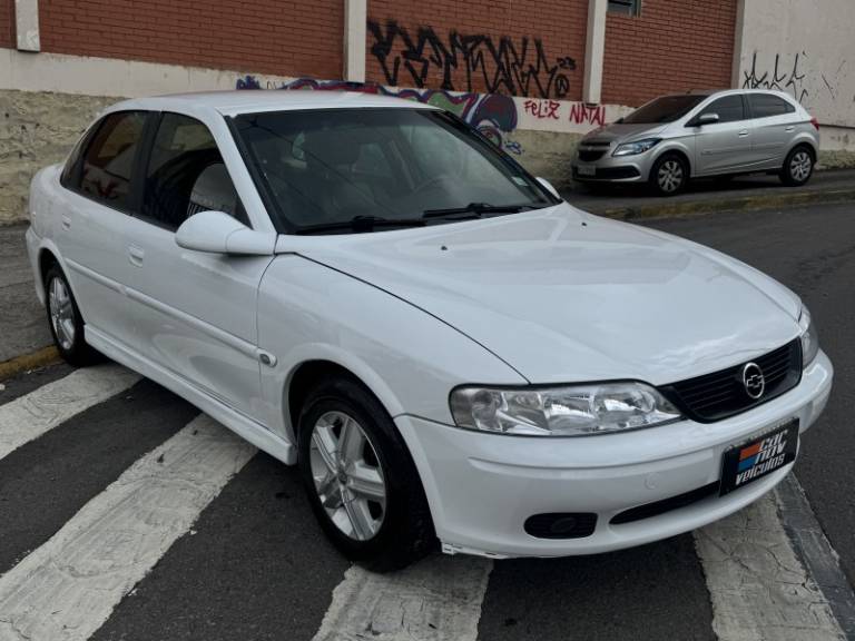 CHEVROLET - VECTRA - 2002/2002 - Branca - R$ 27.900,00