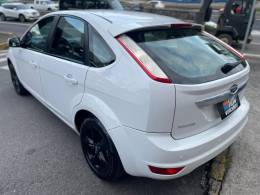 FORD - FOCUS - 2012/2012 - Branca - R$ 42.900,00