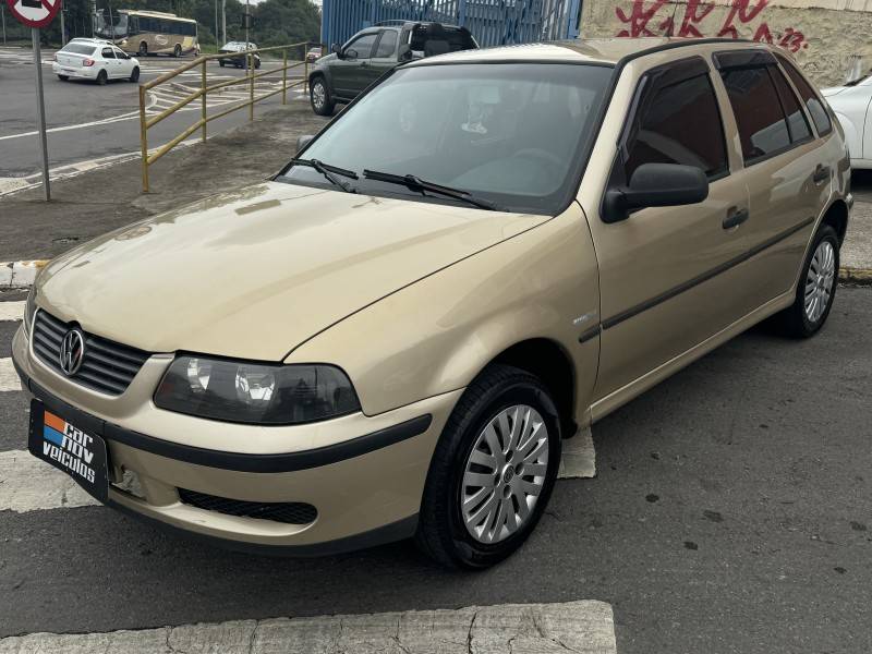 VOLKSWAGEN - GOL - 2002/2002 - Dourada - R$ 13.900,00