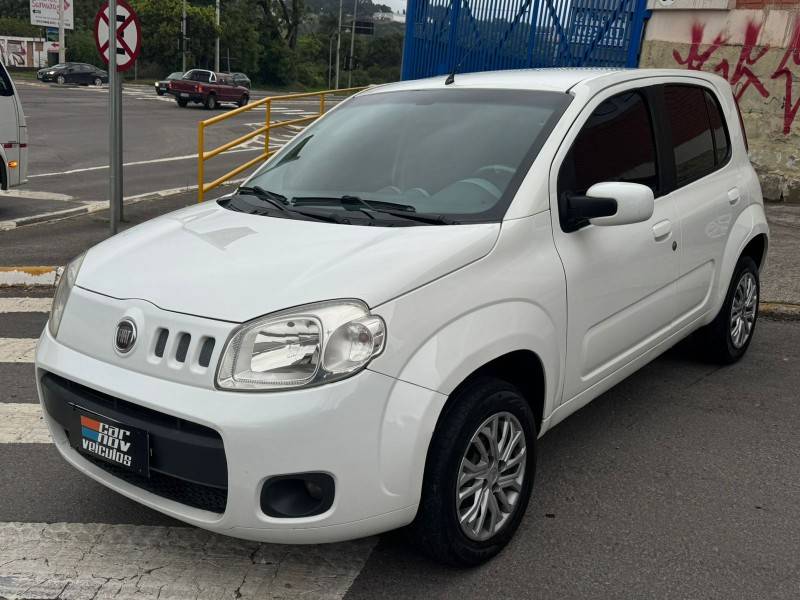 FIAT - UNO - 2013/2013 - Branca - R$ 33.900,00