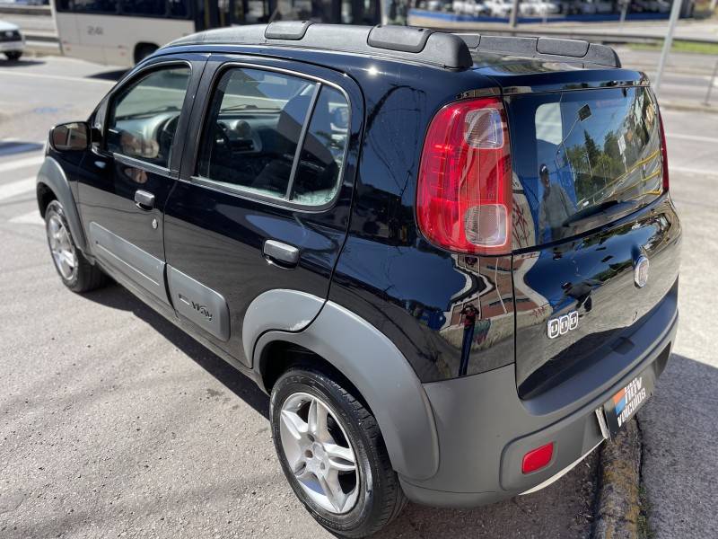 FIAT - UNO - 2011/2012 - Preta - R$ 26.900,00