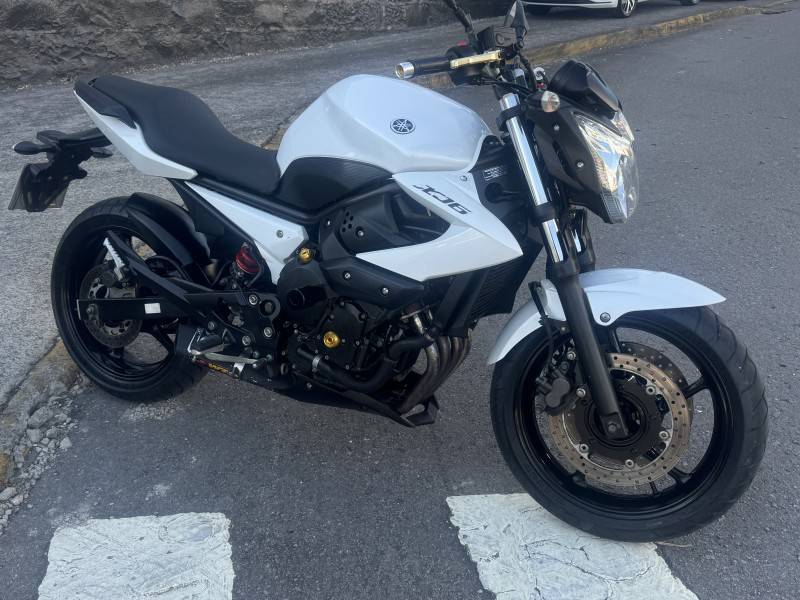 YAMAHA - XJ6 N - 2012/2012 - Branca - R$ 38.900,00