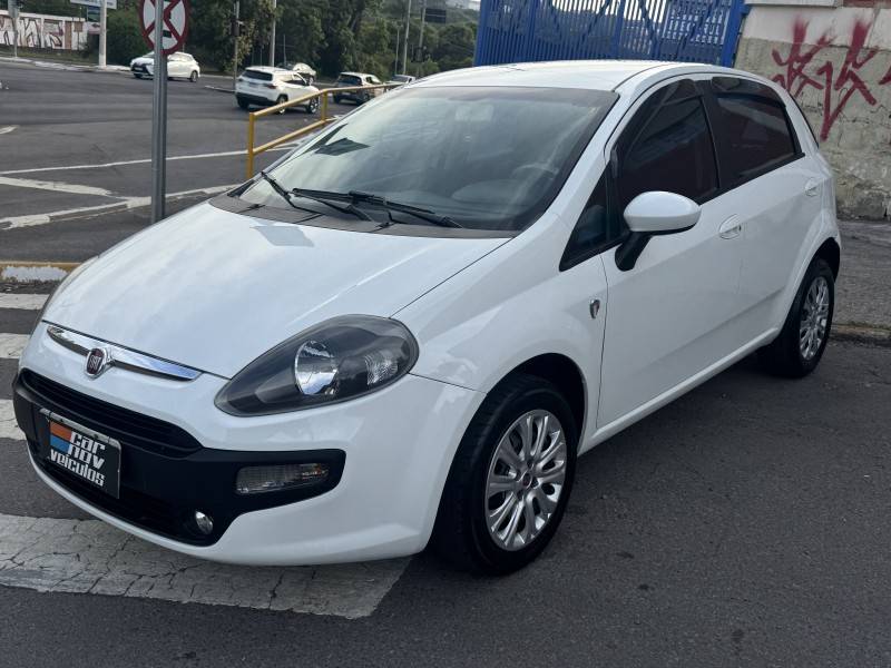 FIAT - PUNTO - 2013/2013 - Branca - R$ 43.800,00