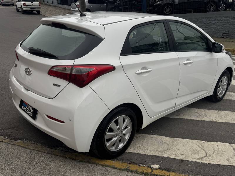 HYUNDAI - HB20 - 2015/2015 - Branca - R$ 44.900,00