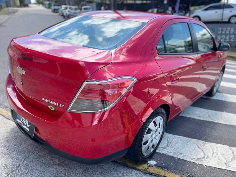 CHEVROLET - PRISMA - 2014/2014 - Vermelha - R$ 39.900,00