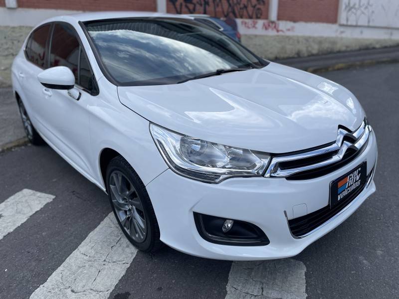 CITROËN - C4 LOUNGE - 2017/2018 - Branca - R$ 59.900,00