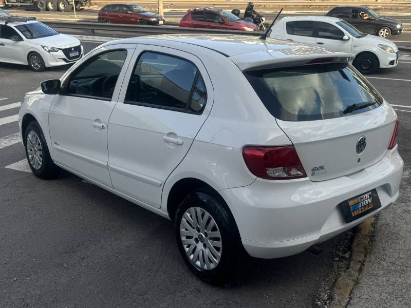 VOLKSWAGEN - GOL - 2010/2011 - Branca - R$ 28.900,00