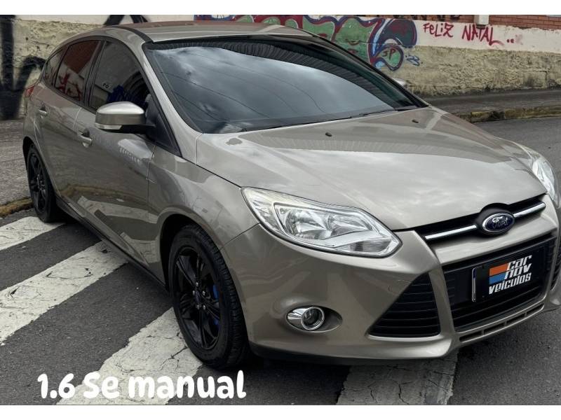 FORD - FOCUS - 2015/2015 - Dourada - R$ 59.900,00