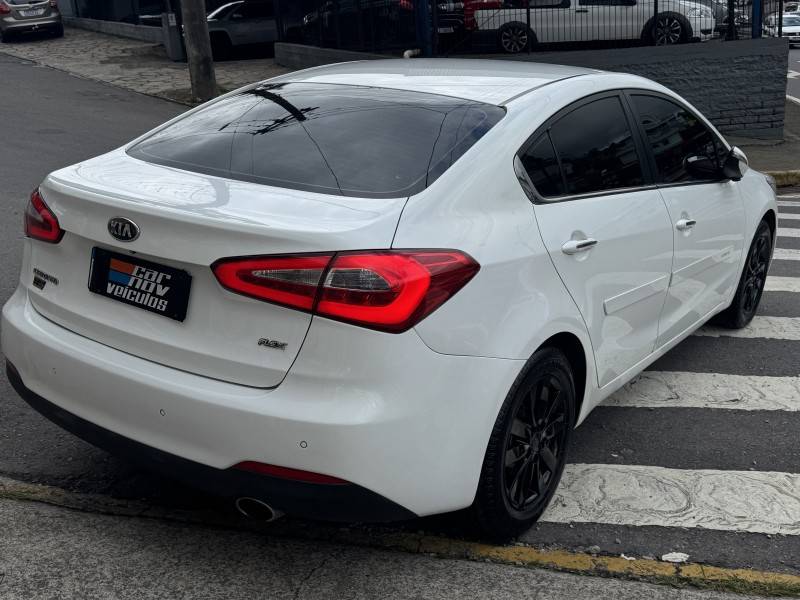 KIA MOTORS - CERATO - 2014/2014 - Branca - R$ 67.800,00