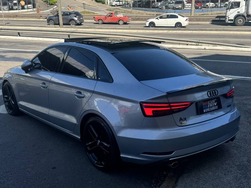 AUDI - A3 - 2019/2019 - Prata - R$ 154.900,00