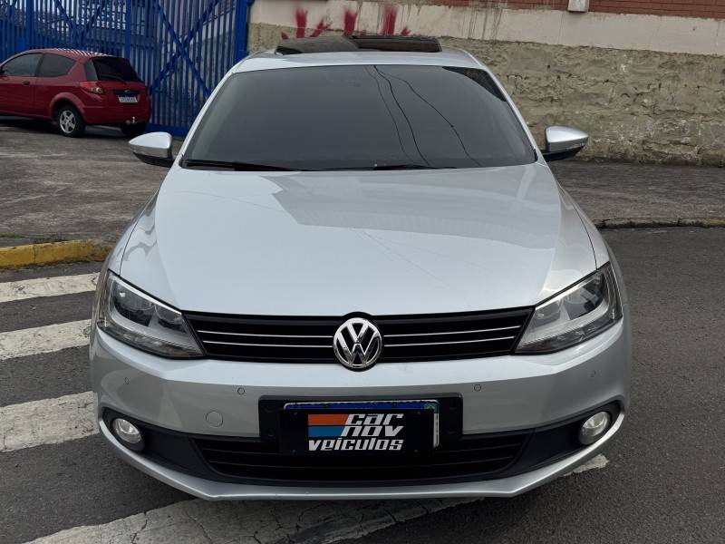 VOLKSWAGEN - JETTA - 2011/2011 - Prata - R$ 61.900,00